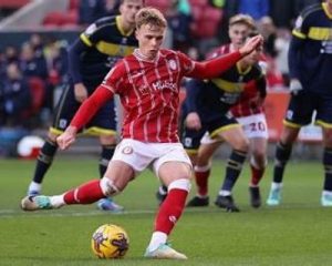 英冠布里斯托城vs米德尔斯堡深度解析｜战术对比、历史数据与中国行业对照