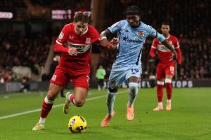 博罗0-1赫尔城：老虎队凭借早期进球与潘杜尔的出色表现获胜