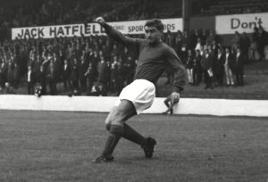 戈登·琼斯：米德尔斯堡足球俱乐部的传奇人物，1943-2025